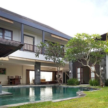 Villa Fanisa Kuta Lombok Værelse billede